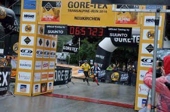 TAR-Alex+Peter_Zieleinlauf-Neukirchen1_(pb).jpg (150446 Byte)