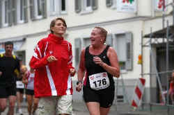 20110806fischerfestlauf248_Heide+Magi.jpg (43098 Byte)