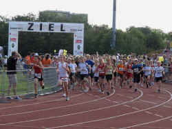 20110903_DA_MiniMarathon032.JPG (114583 Byte)