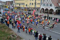 20130414start-21km-oben.jpg (114293 Byte)