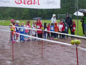 20160513Wolfskehlen_TuS-Minis-Start-Bambini.jpg (169559 Byte)