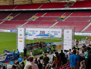 20160619Stuttgart_AstridSchraedt-Stadion2.jpg (159855 Byte)